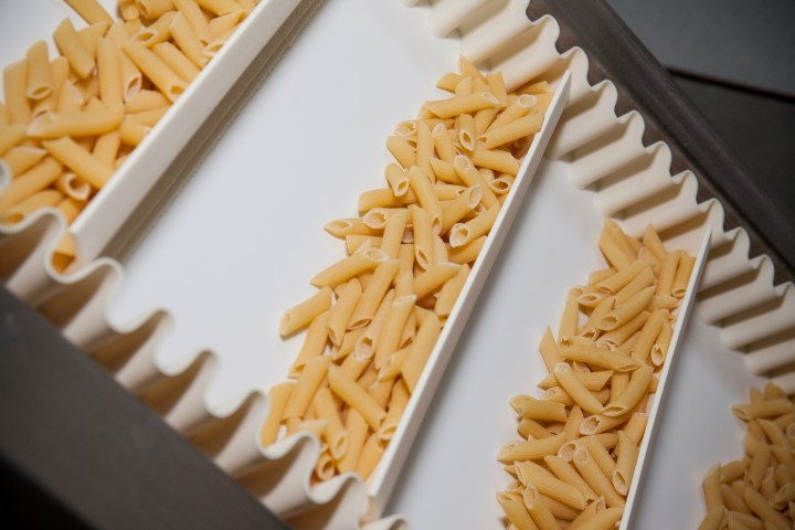 Penne tészta adagolása